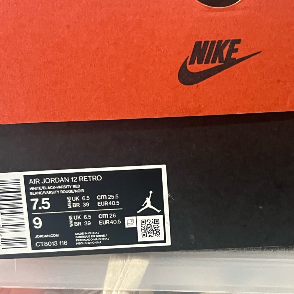Nike Air Jordan 12 Retro Box in Black and Red